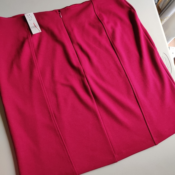 New York Company Dresses & Skirts - NWT New York Co Marron skirt stretch size 14